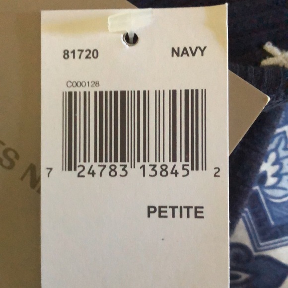 Vintage new with tags 100 % cotton nightgown size petite - Picture 4 of 7